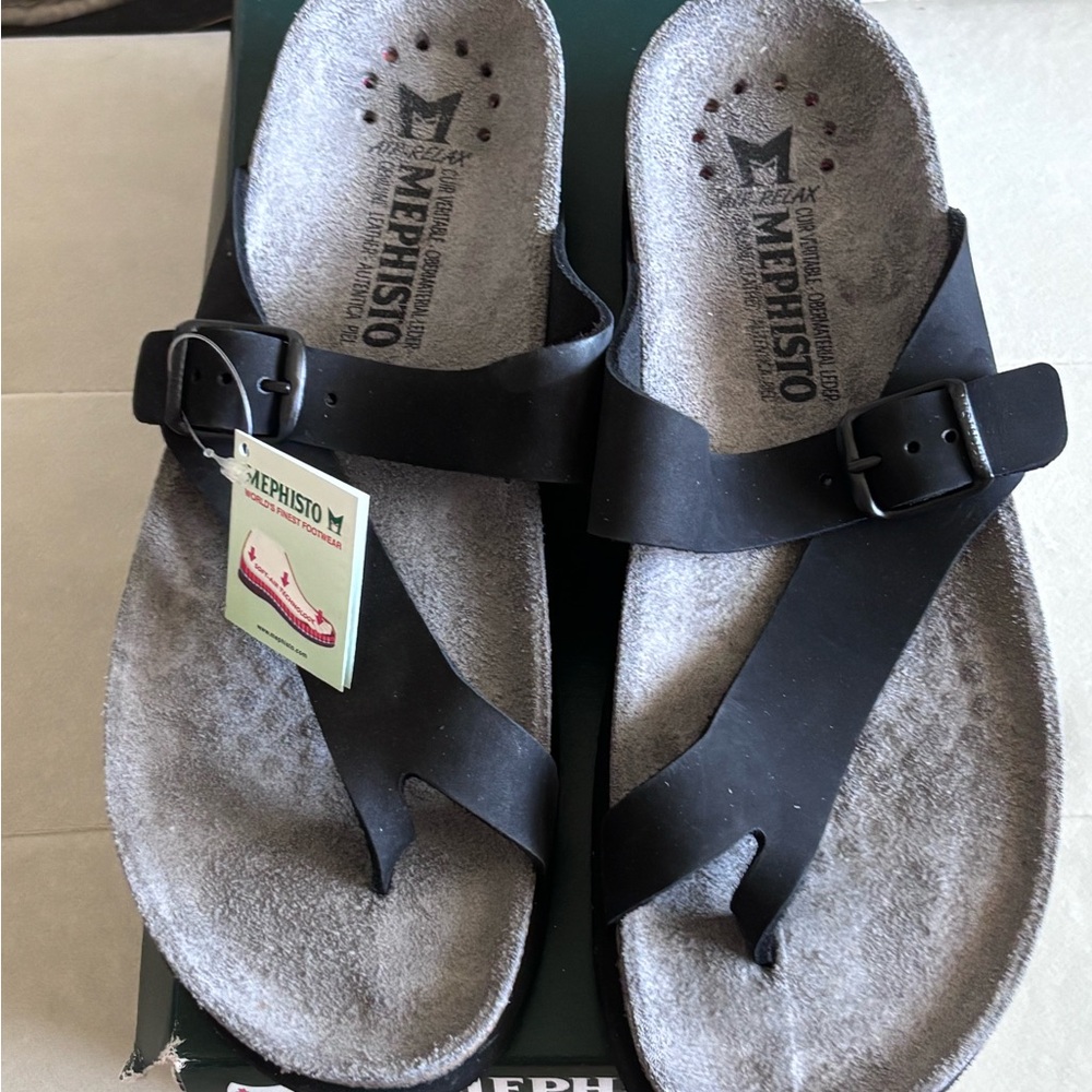 NIB Black Mephisto “ Helen” Sandals, 9